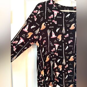 Halloween Shirt Witches Floating Hats. Celebrate Together. Sz XL. Soft fabric